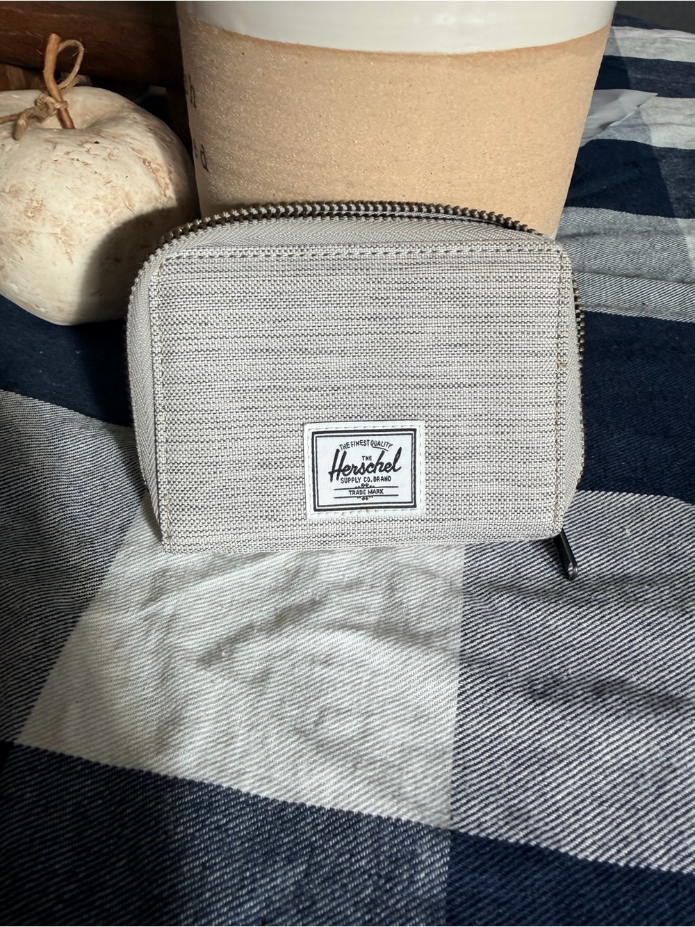 Herschel Supply Co. Small Zip Wallet in Light Beige